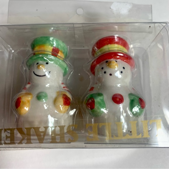 NWT. Mini Snowman salt & pepper shaker matching set. Ceramic adorable snowmen. - Picture 3 of 10